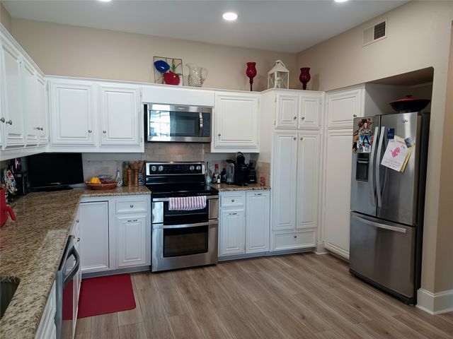 3611 Soft Wind Court, Grapevine, TX 76051