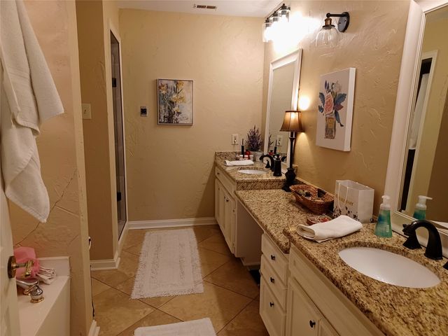3611 Soft Wind Court, Grapevine, TX 76051