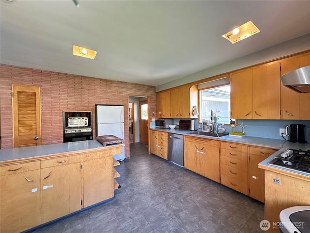 12648 Markwood Road, Burlington, WA 98233