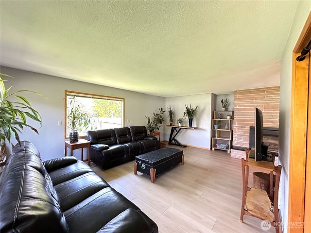 12648 Markwood Road, Burlington, WA 98233