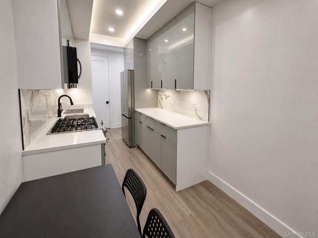 83-52 Talbot Street 2G, Kew Gardens, NY 11415