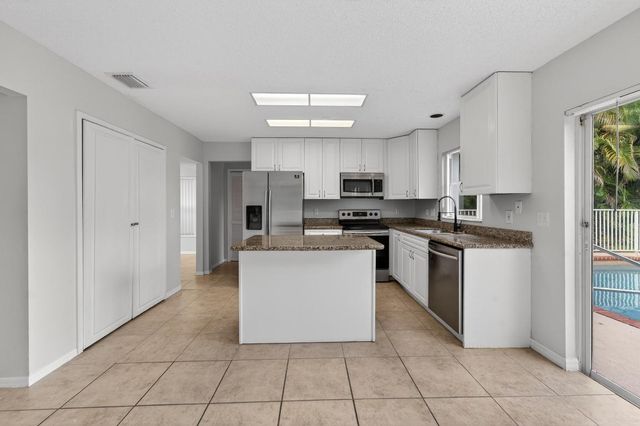 2698 Linkside Drive, Wellington, FL 33414