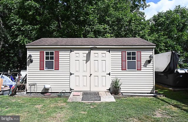 703 W COUNTY LINE RD, Warminster, PA 18974