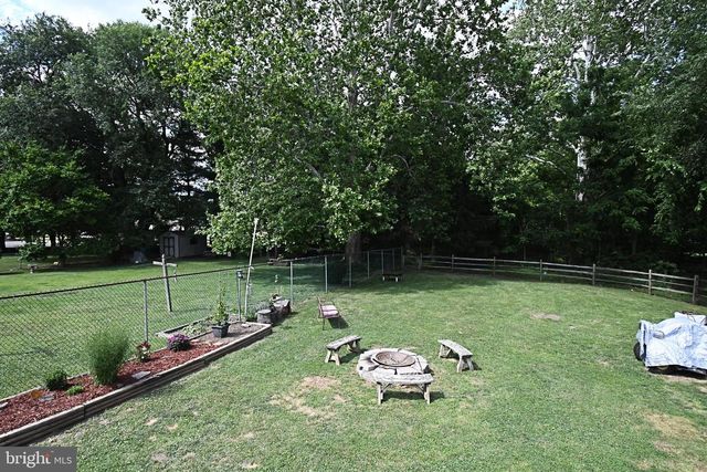 703 W COUNTY LINE RD, Warminster, PA 18974