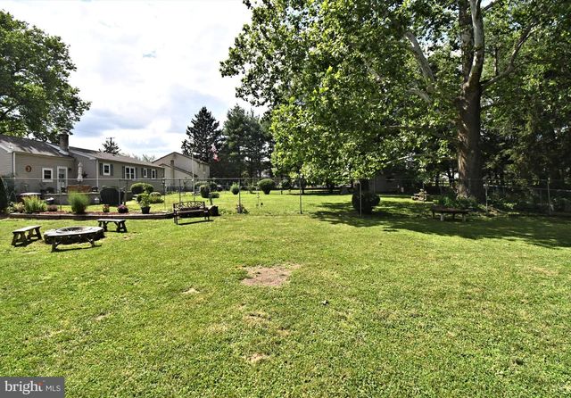 703 W COUNTY LINE RD, Warminster, PA 18974