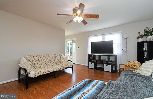 703 W COUNTY LINE RD, Warminster, PA 18974