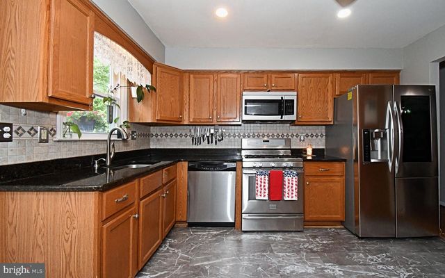 703 W COUNTY LINE RD, Warminster, PA 18974