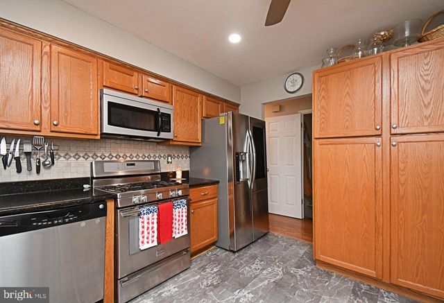 703 W COUNTY LINE RD, Warminster, PA 18974
