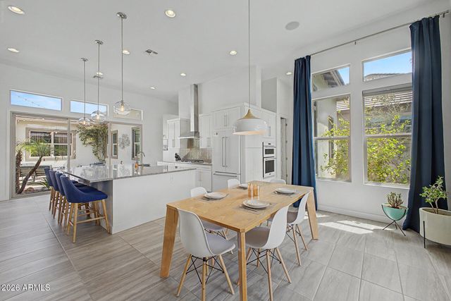 3671 E AQUARIUS Place, Chandler, AZ 85249