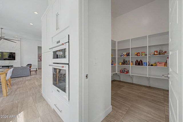 3671 E AQUARIUS Place, Chandler, AZ 85249