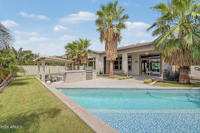 3671 E AQUARIUS Place, Chandler, AZ 85249