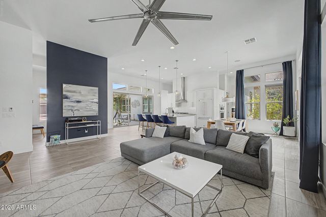 3671 E AQUARIUS Place, Chandler, AZ 85249