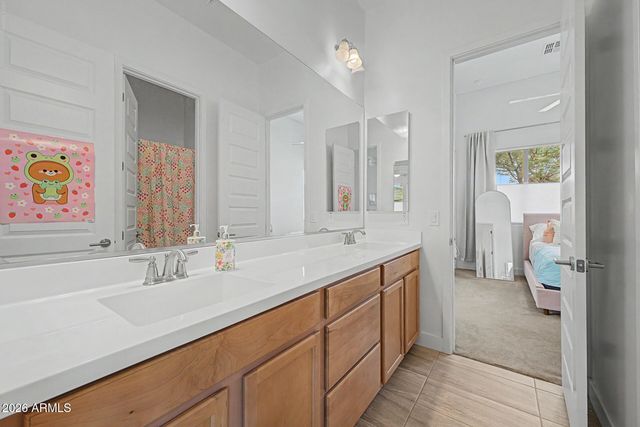 3671 E AQUARIUS Place, Chandler, AZ 85249