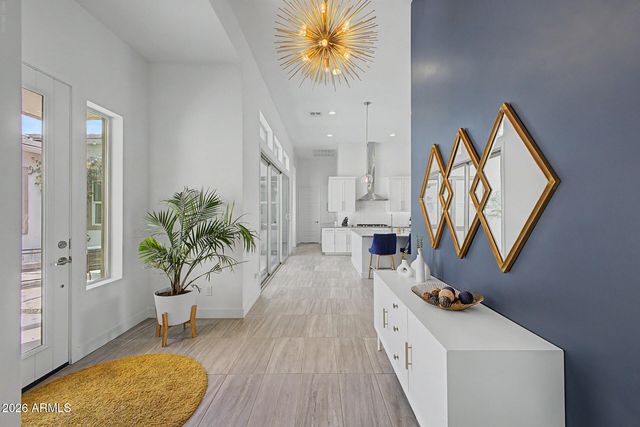 3671 E AQUARIUS Place, Chandler, AZ 85249