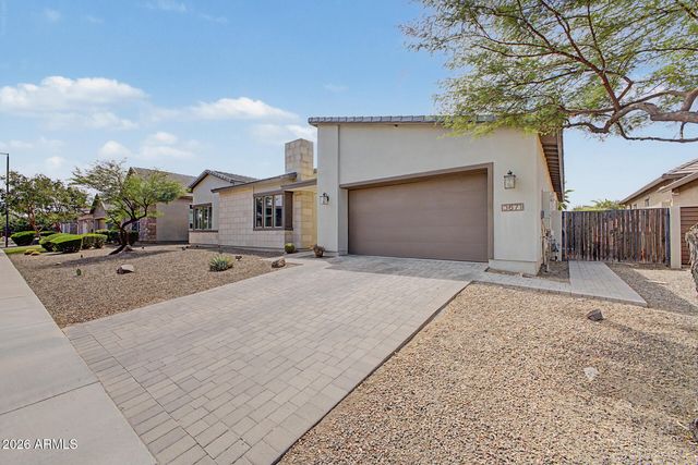 3671 E AQUARIUS Place, Chandler, AZ 85249