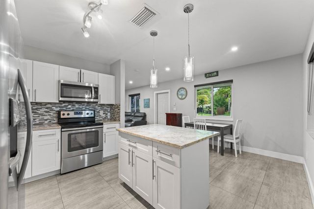 1633 SW 30th Avenue, Fort Lauderdale, FL 33312
