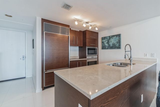 475 BRICKELL Avenue 512, Miami, FL 33131