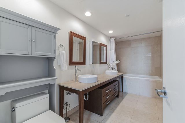 475 BRICKELL Avenue 512, Miami, FL 33131