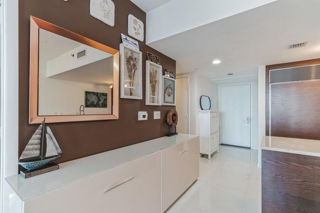 475 BRICKELL Avenue 512, Miami, FL 33131