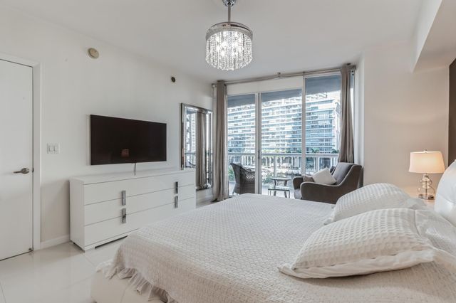 475 BRICKELL Avenue 512, Miami, FL 33131