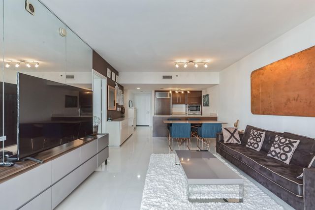 475 BRICKELL Avenue 512, Miami, FL 33131