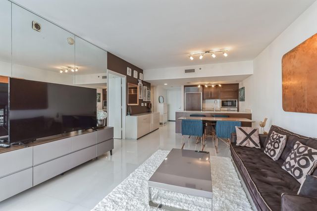 475 BRICKELL Avenue 512, Miami, FL 33131