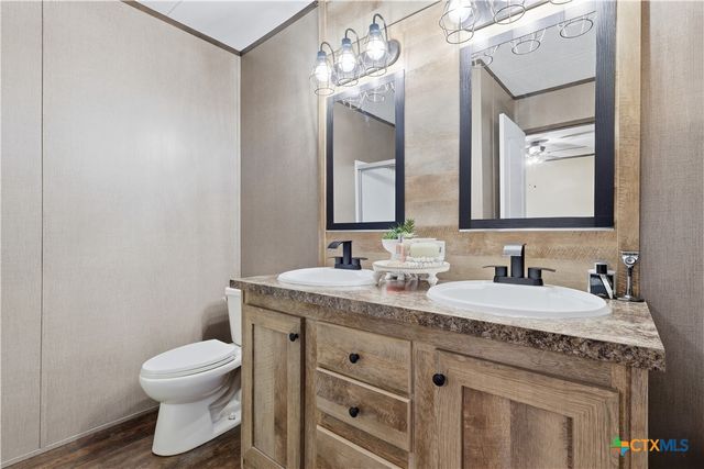 285 Brianna Court, Von Ormy, TX 78073