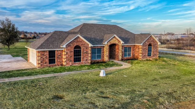 100 Falcons Eye Court, Weatherford, TX 76087