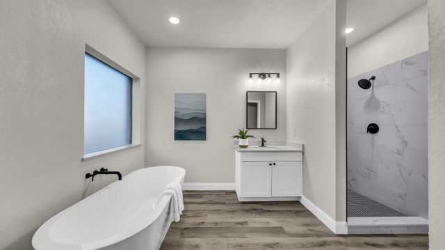 100 Falcons Eye Court, Weatherford, TX 76087