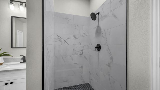 100 Falcons Eye Court, Weatherford, TX 76087