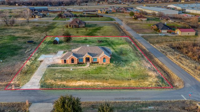 100 Falcons Eye Court, Weatherford, TX 76087