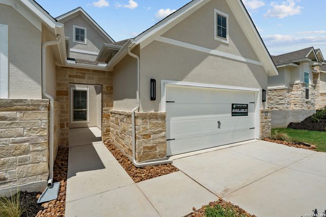 139 Kari Drive, Castroville, TX 78009