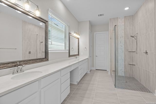 139 Kari Drive, Castroville, TX 78009