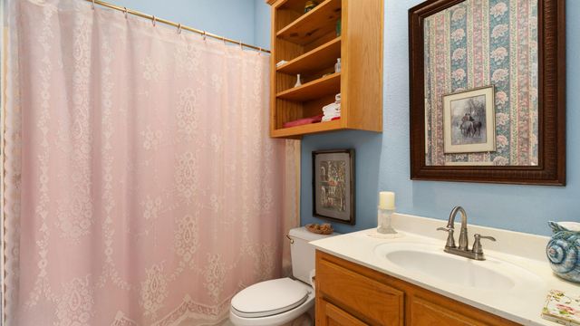 601 Hays Country Acres RD, Dripping Springs, TX 78620