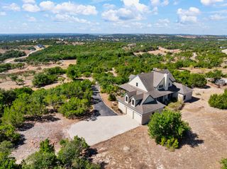601 Hays Country Acres RD, Dripping Springs, TX 78620