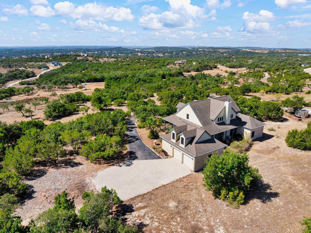 601 Hays Country Acres RD, Dripping Springs, TX 78620
