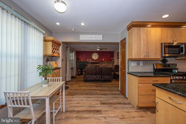 3 BOOTHBY CT, Mount Laurel, NJ 08054