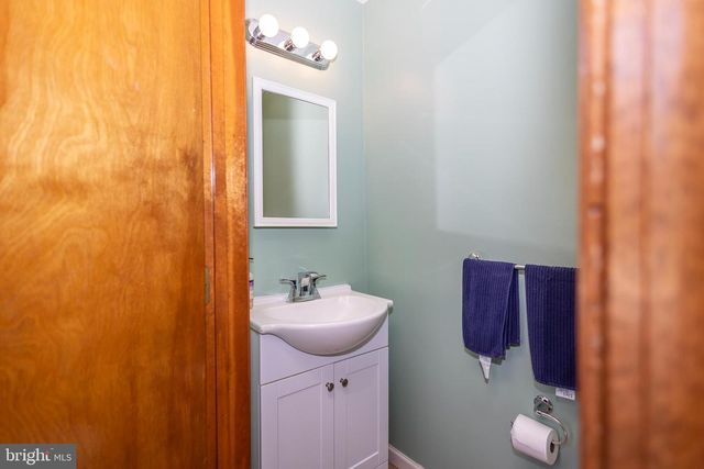 3 BOOTHBY CT, Mount Laurel, NJ 08054