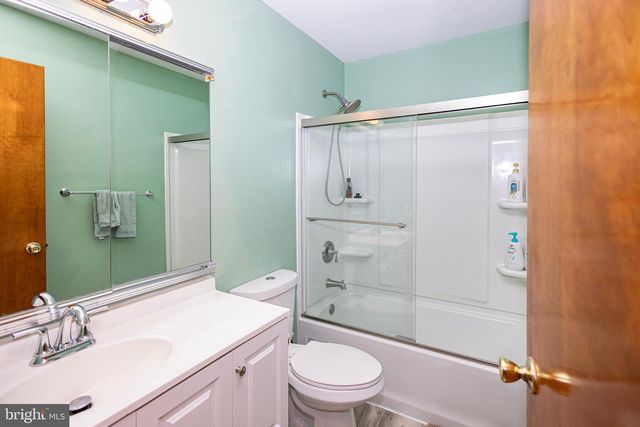 3 BOOTHBY CT, Mount Laurel, NJ 08054