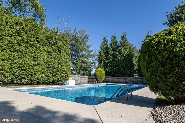 3 BOOTHBY CT, Mount Laurel, NJ 08054