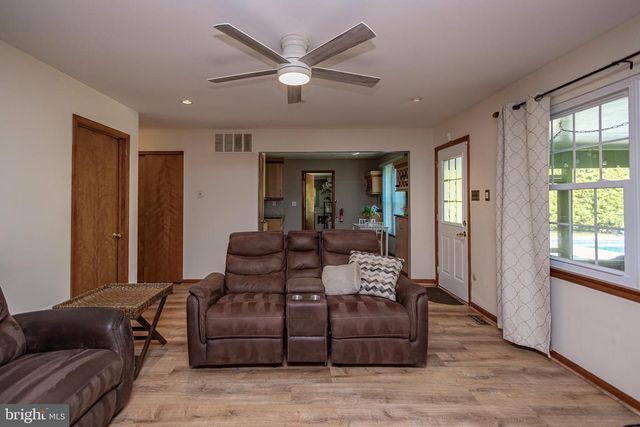 3 BOOTHBY CT, Mount Laurel, NJ 08054