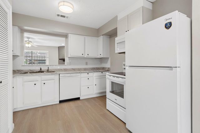 6907 Chasewood Drive, Missouri City, TX 77489