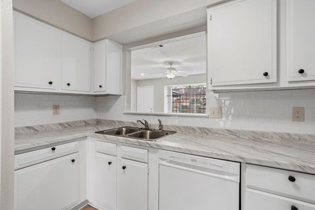 6907 Chasewood Drive, Missouri City, TX 77489