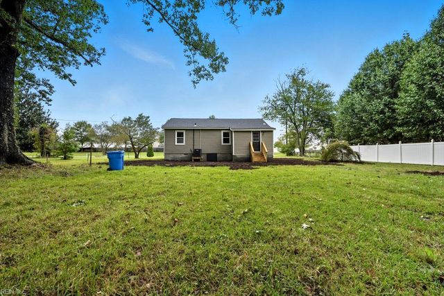 3613 Weiss LN, Chesapeake, VA 23323