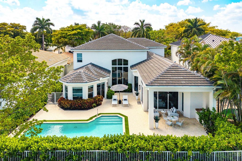 16032 Bristol Isle Way, Delray Beach, FL 33446