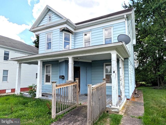 211 FAIR AVE, Hanover, PA 17331