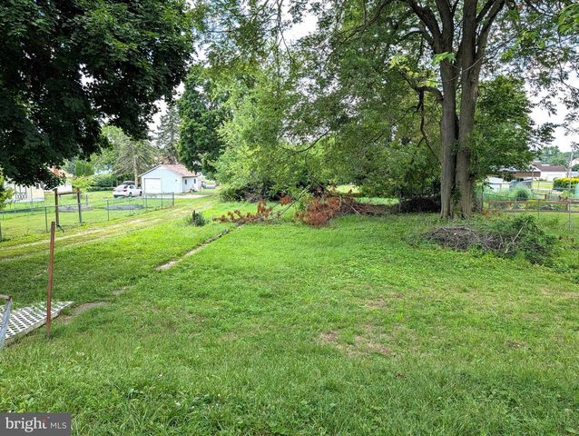 211 FAIR AVE, Hanover, PA 17331