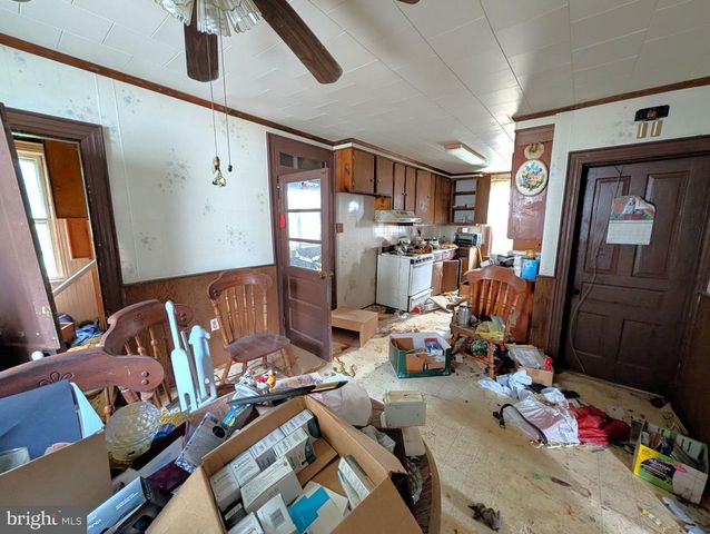 211 FAIR AVE, Hanover, PA 17331