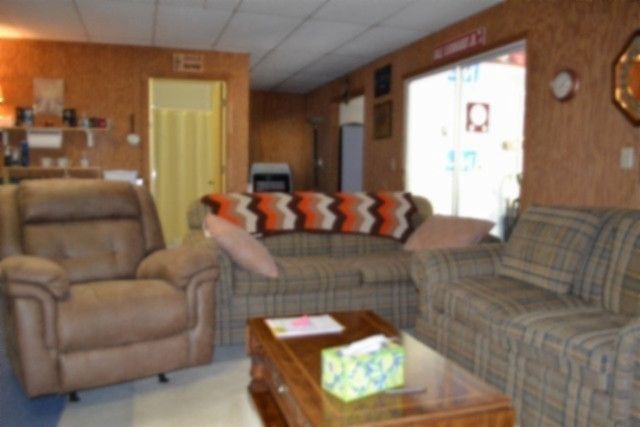 318 Rock Springs Rd, Celina, TN 38551