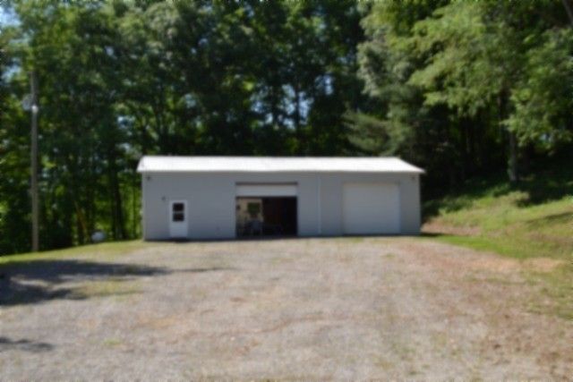 318 Rock Springs Rd, Celina, TN 38551